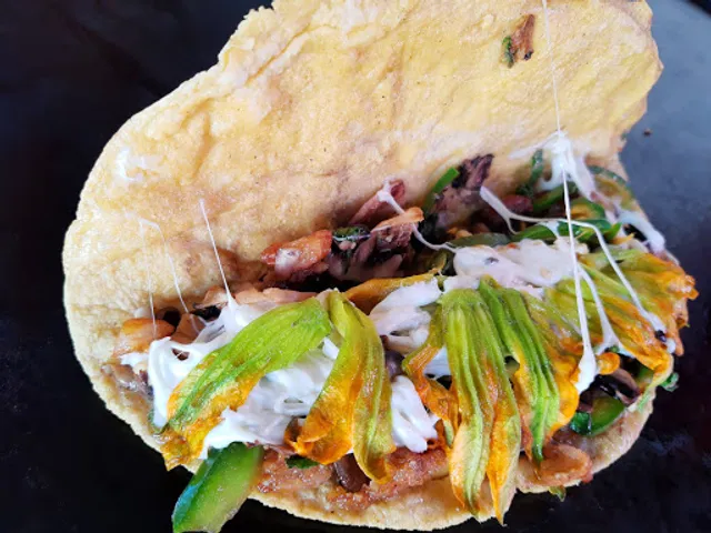 "LOS MISMOS" Antojitos mexicanos