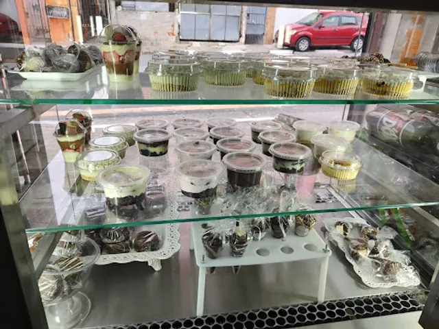 HR Bolos e Salgados - Encomenda de Bolos Decorados, Brigadeiros, Beijinhos, Coxinhas, Risoles Festas em Osasco