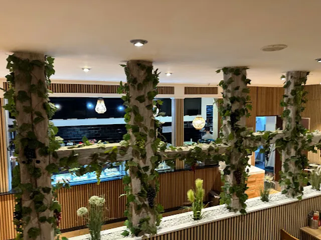 Vietnam Seafood & Sushi