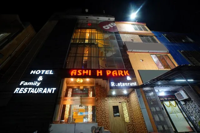 OYO Townhouse 955 Hotel Ashish Park