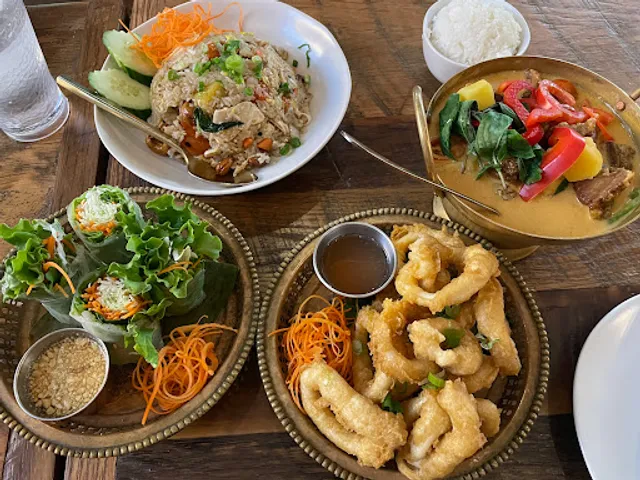 Sisters Thai