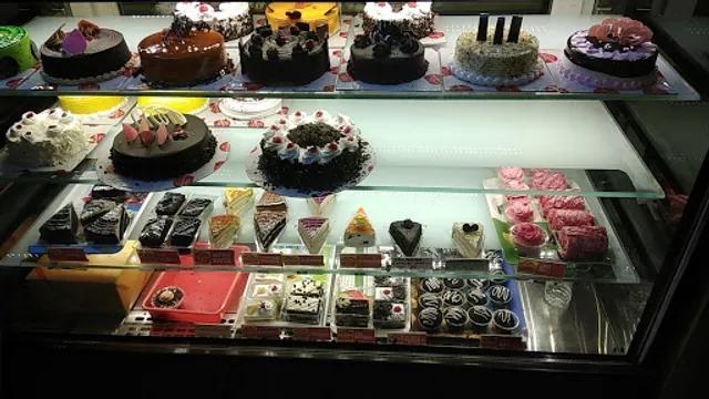 New Poona Bakery (Guruji Foods)