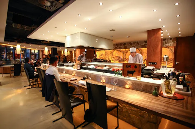 Hosokawa Teppanyaki en Sushi restaurant