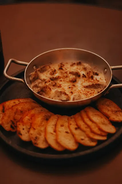 Pitaco - COMEDORIA DE QUINTAL