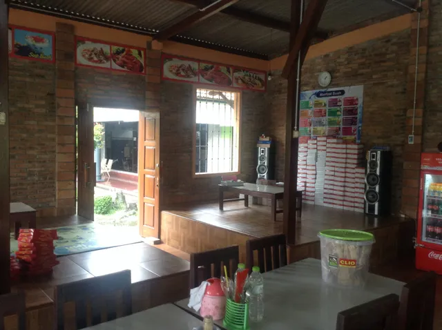 Laju Minang & Lesehan