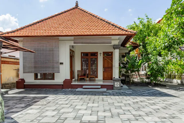 Collection O Near Seminyak Beach Formerly The Kumpi Hotel