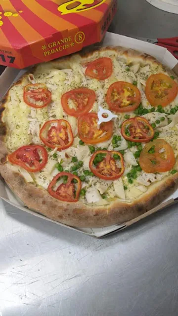Rapidità Pizzaria - Unidade Água Verde. Forno a lenha, massa artesanal, recheada, entrega com rapidez,.