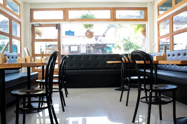 Lucky's Vietnamese Restaurant - Chiang Mai