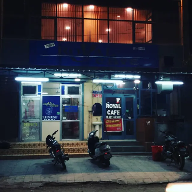 Minis Royal Cafe Restaurant