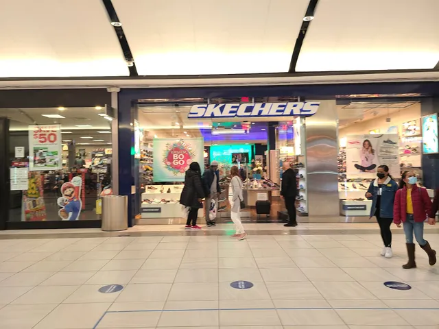 SKECHERS Warehouse Outlet