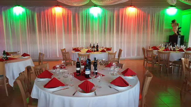 Decades Bar & Restaurant