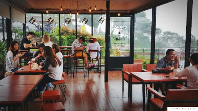 Thamsing Cafe