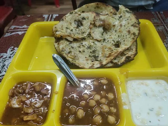 Amritsari Chole Kulche