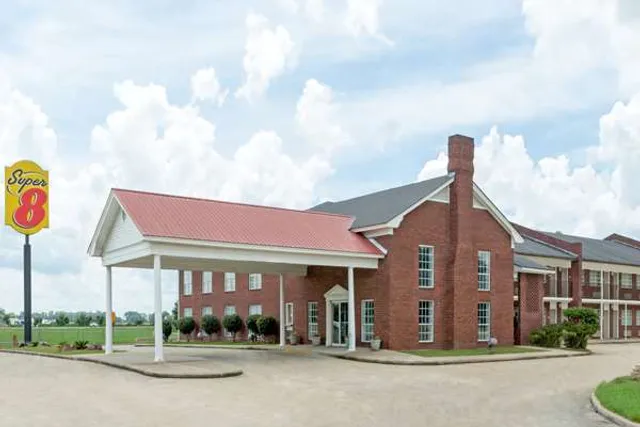 Super 8 by Wyndham Tallulah LA