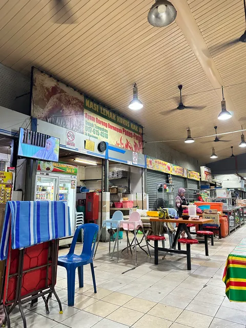 Kak Ju Nasi Lemak Kukus Ayam Berempah