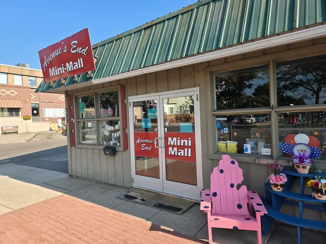 Avenue's End Mini Mall