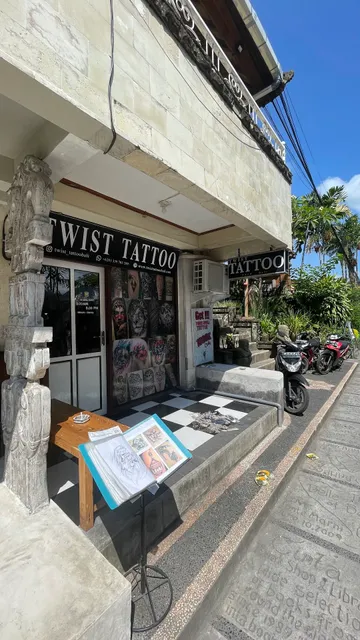 PRIANKA UBUD ART MARKET