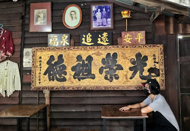 Nyonya Delight Homestyle Cooked Food open Thursday to Sunday closed Monday to Wednesday.