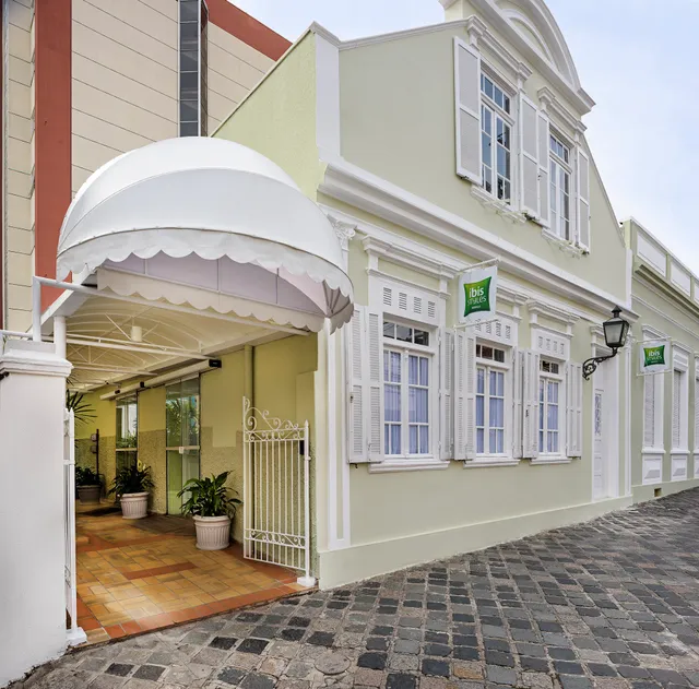 Ibis Curitiba Centro Cívico