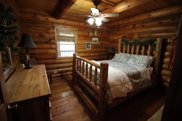 Grumpsters Log Cabins