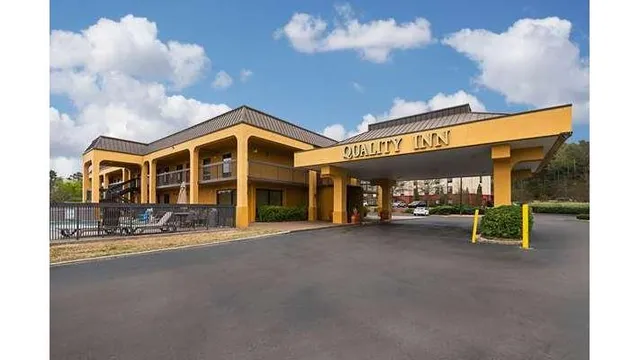 Quality Inn Airport - Southeast