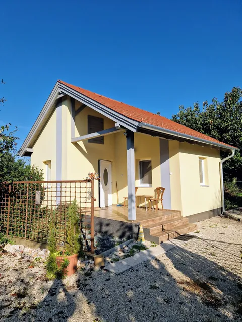 Galagonya Vendégház, Kerti Lak és Falusi ízek udvara