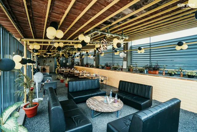 Size zero cafe restro