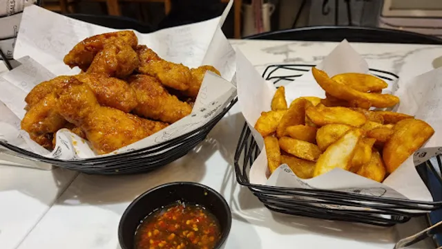 교촌치킨 헬리오시티점