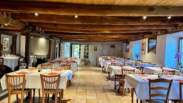 La Grange Aux Fleurs à Sarran, Champs-sur-Tarentaine