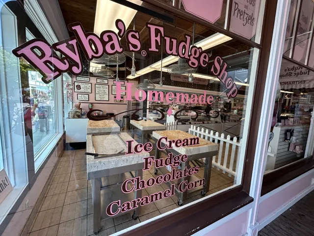 Ryba's Fudge Shop - Mall Store