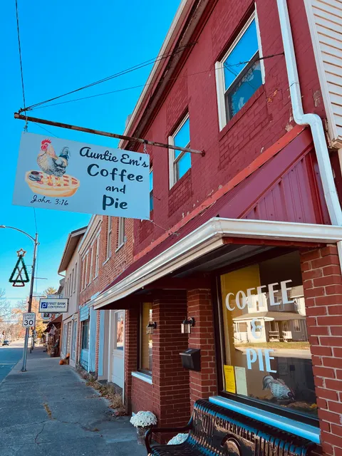 Auntie Em’s Farm Fresh Pies