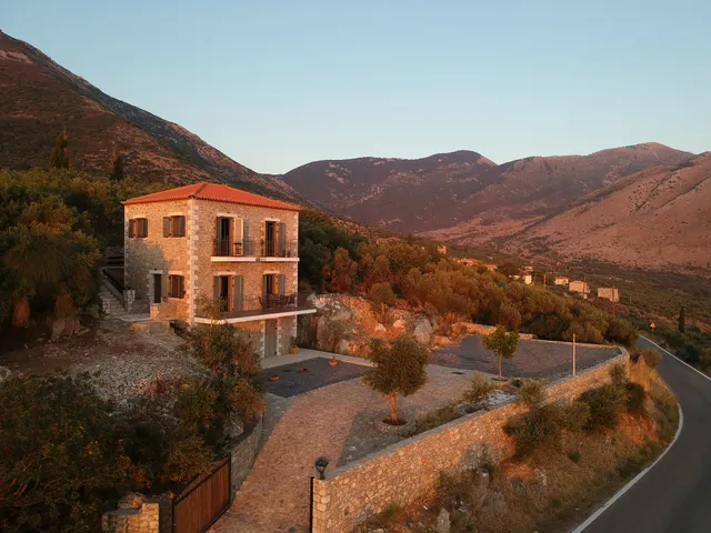 LITHORAMA MANI RESIDENCE