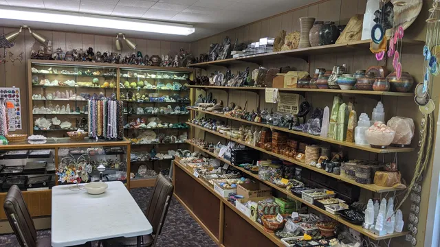 Leach's Rock & Gift Shop