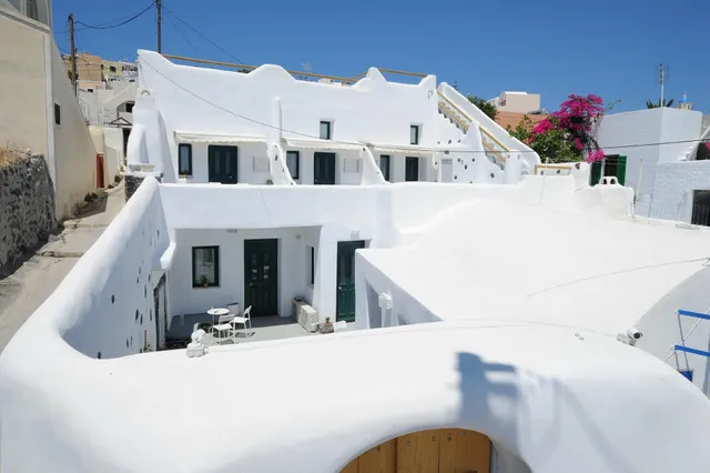 Manias Fira Residences