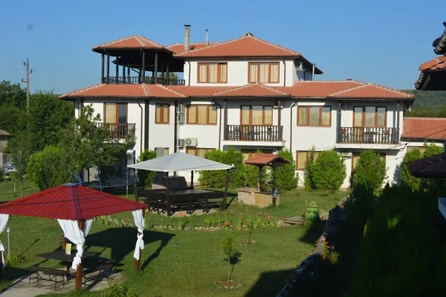 Guest House Kontrasti