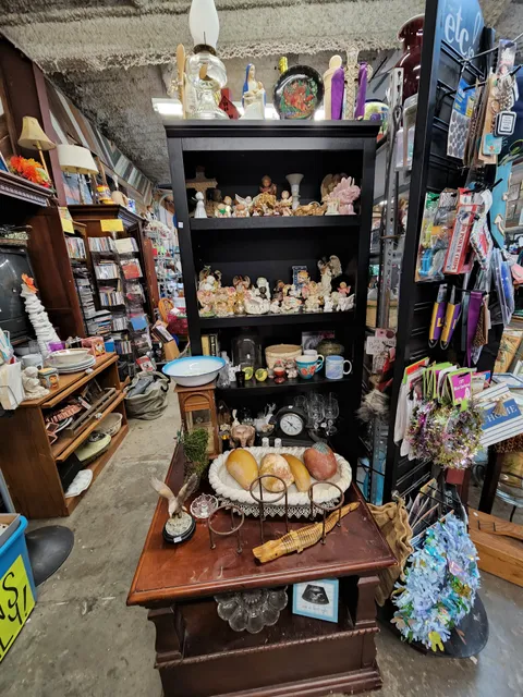 K-Dee's Garage Sale Notary