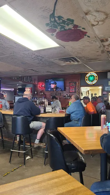 Chommy's Bar & Grill