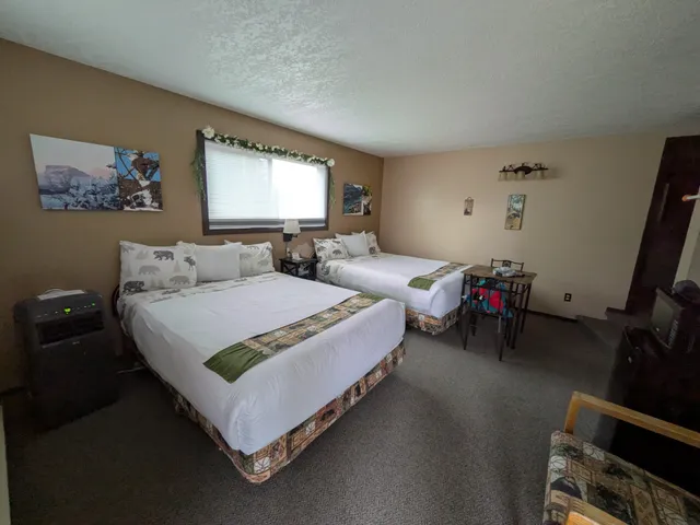 Bear Country Inn & Suites