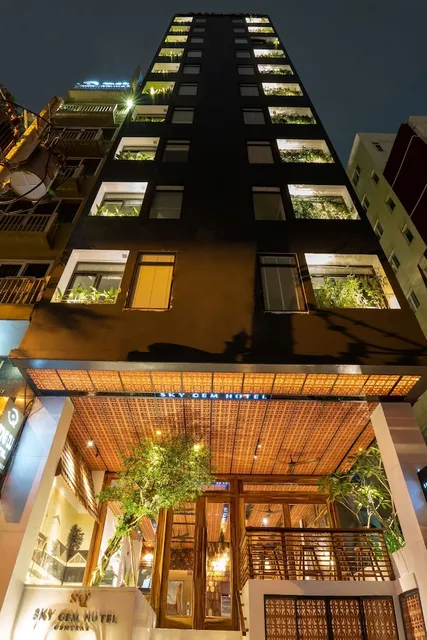 Sky Gem Central Hotel