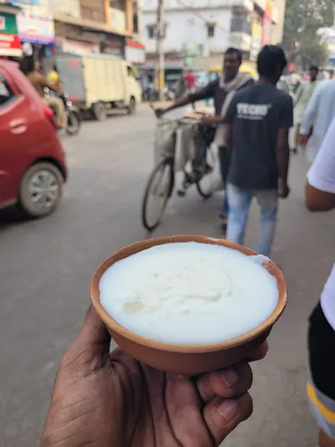 Pal Lassi Bhandar