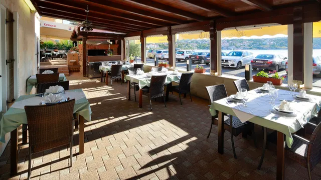 Restoran & Sobe Riviera Šilo