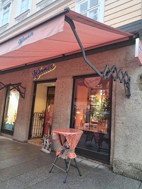 Manner Shop Salzburg Residenzplatz