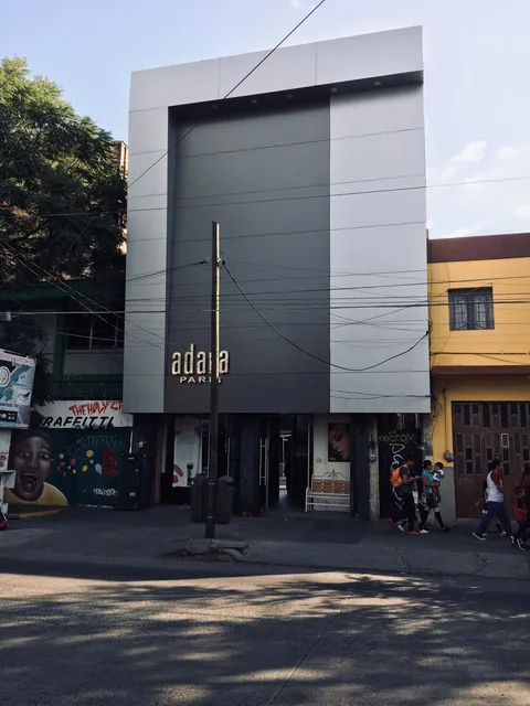 BEAUTY STUDIO ADARA PARIS