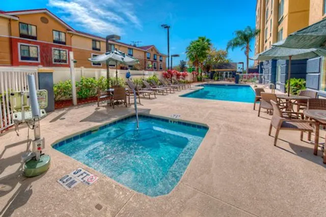 Fairfield by Marriott Inn & Suites Orlando Near Universal Orlando Resort