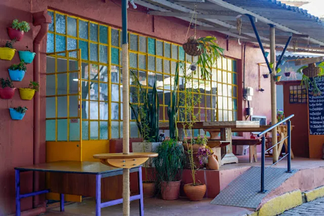 De Rose Café & Bistrô