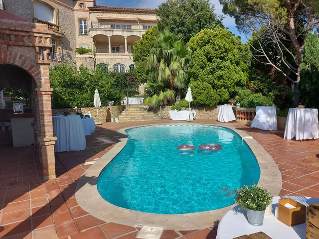 Le château des Costes