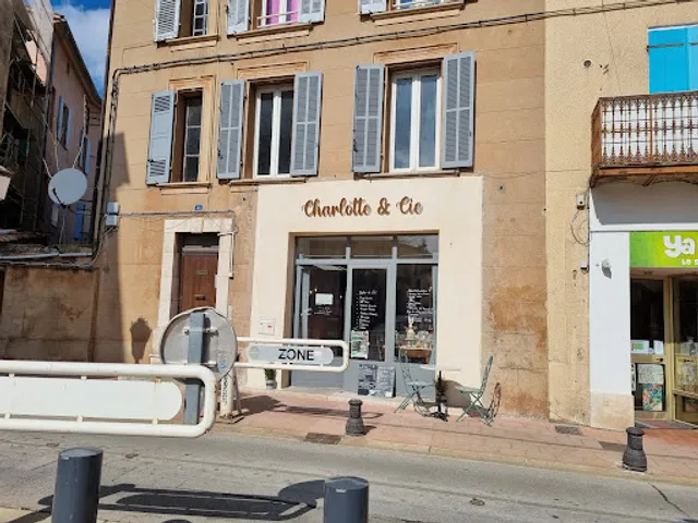 CHARLOTTE & COMPAGNIE