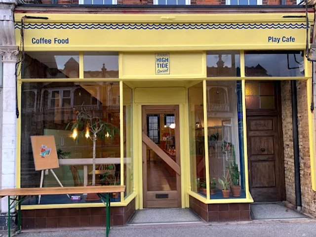 High Tide Social & Play Cafe