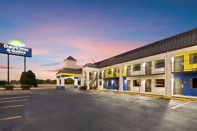 Days Inn & Suites by Wyndham Vicksburg