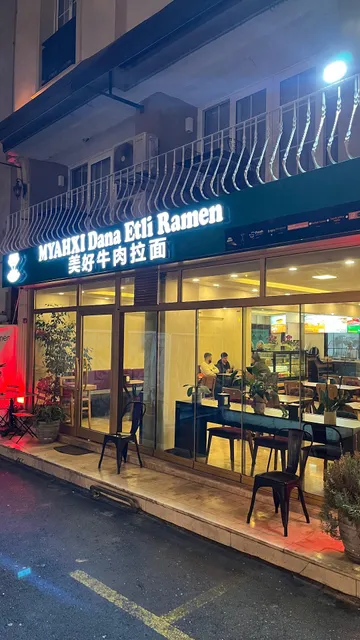 Myahxi Dana Etli Ramen